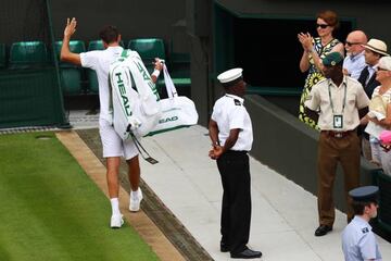 Marin Cilic bids Wimbledon goodbye after losing to Guido Pella.