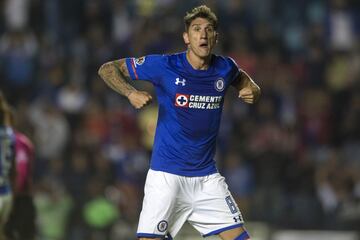 Jugadores de Cruz Azul que salieron por la puerta de atrás