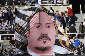 Los aficionados del Newcastle, respaldando a Rafa Benítez en St Jame's Park.