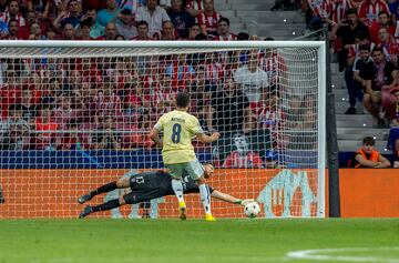 Gol de penalti de Uribe, que empata el partido.