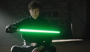 En ‘Star Wars Legends’ los sables láser tenían esto en común con los teléfonos móviles 