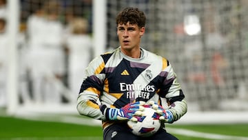 Kepa Arrizabalaga, calentando antes del partido ante el Rayo del pasado domingo.