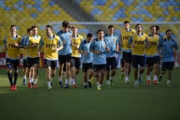 El grupo corriendo en el entrenamiento.