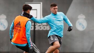 Jovic, en el entrenamiento del lunes, que complet&oacute; sin problemas. 