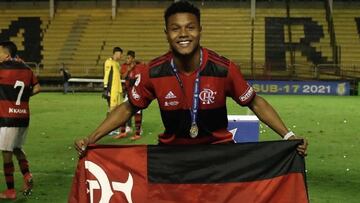 El futbolista de 17 años ha anotado seis goles entre los dos partidos de semifinales en la Copa do Brasil Sub-17 contra Palmeiras. Imparable en el remate.