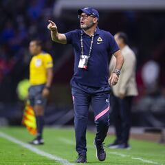Pumas le ofrece a Lillini aumento de sueldo del 40%