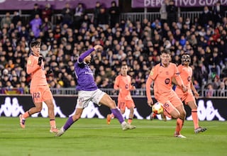 Un Barça a pie de obra