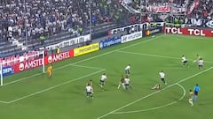 ¡Como en la Juventus! Vidal salvó a Colo Colo con su primer gol en Copa Libertadores