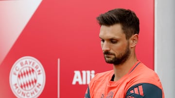 Soccer Football - Bayern Munich Training - Saebener Strasse, Munich, Germany - July 31, 2025 Bayern Munich's Sven Ulreich during training REUTERS/Heiko Becker
