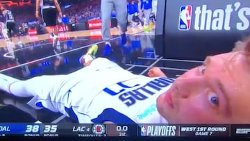 Doncic cae, la cámara lo enfoca y deja un gif para siempre
