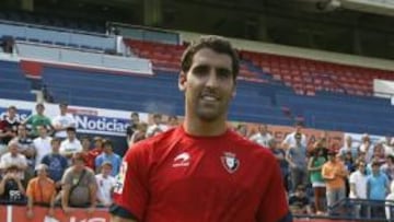 <b>EMOCIONADO. </b>Raúl García posa feliz ayer en su presentación.