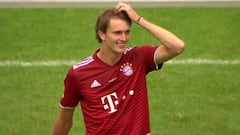 No hay discusión de que lo suyo es el tenis: Zverev 'ficha' por el Bayern y hace esto con su 1,98m