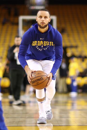 1. Stephen Curry. Es el único jugador que ganará más de 36 millones esta temporada. El base se embolsará 37,46 millones de dólares. Tiene contrato hasta 2022.