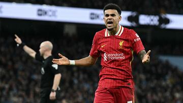 Liverpool's Colombian midfielder #07 Luis Diaz tries to get the crowd to cheer more during the English Premier League football match between Manchester City and Liverpool at the Etihad Stadium in Manchester, north west England, on February 23, 2025. (Photo by Paul ELLIS / AFP) / RESTRICTED TO EDITORIAL USE. No use with unauthorized audio, video, data, fixture lists, club/league logos or 'live' services. Online in-match use limited to 120 images. An additional 40 images may be used in extra time. No video emulation. Social media in-match use limited to 120 images. An additional 40 images may be used in extra time. No use in betting publications, games or single club/league/player publications. /