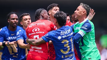 Luiz Teodora, Brian Rubio of Mazatlan and Keylor Navas of Pumas during the 14th round match between Pumas UNAM and Mazatlan FC as part of the Liga BBVA MX Varonil, Torneo Clausura 2026 at Olimpico Universitario Stadium, on April 12, 2026 in Mexico City, Mexico.