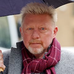 Becker vuelve a la vida pública como comentarista