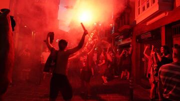 30/06/20 LIGA ENDESA LIGA ACB BALONCESTO BASKET
FINAL VALENCIA CORONAVIRUS COVID19
BARCELONA - KIROLBET BASKONIA
AFICIONADOS SEGUIDORES EN VITORIA ALEGRIA CELEBRACION CAMPEONES