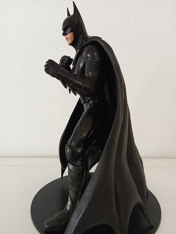 Batman de Michael Keaton en The Flash por McFarlane Toys