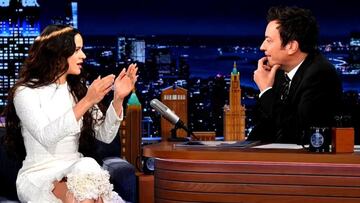 Rosalía acude al programa de Jimmy Fallon y le recomienda este lugar de España: “Tienes que ir”