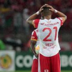 Santa Fe 1x1: Dos expulsados y un autogol lo dejan fuera de la Copa