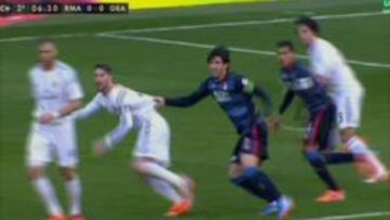 Gil Manzano no pitó un penalti de Mainz a Sergio Ramos