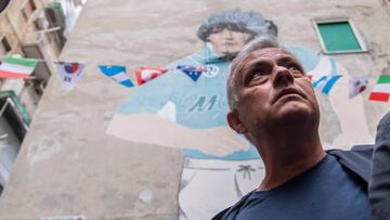 NAPLES, ITALY - APRIL 17: AS Roma coach Josè Mourinho visits the mural dedicated to Diego Armando Maradona on April 17, 2022 in Naples, Italy. (Photo by Fabio Rossi/AS Roma via Getty Images)