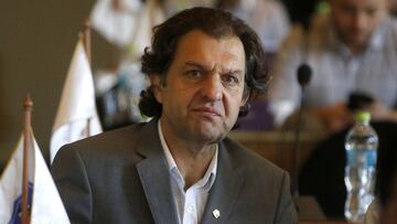 Aníbal Mosa: "Jugar fuera de Chile sería una vergüenza"