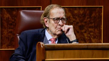 Economist Ramon Tamames attends a no confidence motion against the government at the parliament in Madrid, Spain, March 22, 2023. REUTERS/Juan Medina