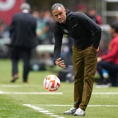 Luis Enrique strikes back on Twitter