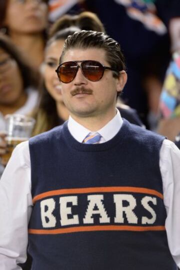Un joven Mike Ditka us¨® el DeLorean de Regreso al Futuro para viajar en el tiempo y ver la victoria de sus Bears en San Diego. Despu¨¦s se vio a s¨ª mismo vestido de los Packers en un anuncio de hamburguesas y se tir¨® por la ventana.