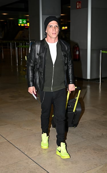 Toni Elías en el Aeropuerto Adolfo Suárez Madrid-Barajas para viajar a Honduras. 
 
 
 