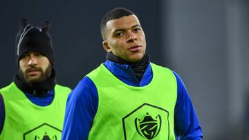 Kylian MBAPPE of PSG and NEYMAR of PSG during the Round of 16 French Cup match between Pays de Cassel and Paris Saint Germain at Stade Bollaert-Delelis on January 23, 2023 in Lens, France. (Photo by Franco Arland/Icon Sport via Getty Images)