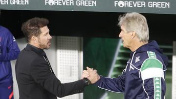 Diego Simeone y Manuel Pellegrini, en el último Betis-Atlético.