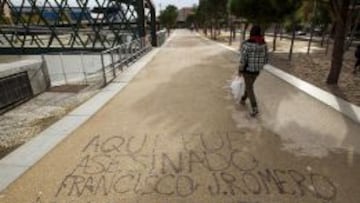 Pintadas derca del Vicente Calder&oacute;n por el ultra fallecido en los incidentes.