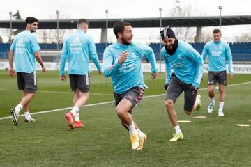 Hazard y Benzema, durante un ejercicio en el ¨²ltimo entrenamiento del Madrid.