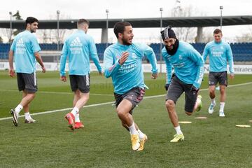 Hazard y Benzema, durante un ejercicio en el último entrenamiento del Madrid.