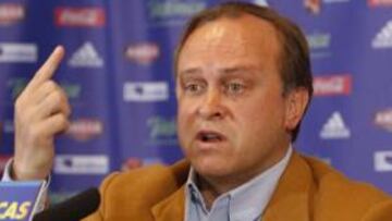 Pardeza en la rueda de prensa en la que presentó su dimisión