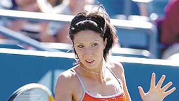 <b>ADIÓS. </b>La rusa Myskina cayó ante su compatriota Chakvetadze.