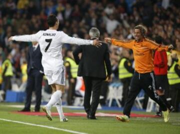 Cristiano Ronaldo celebra su segundo gol con Coentrao. 2-0.