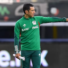 Jaime Lozano confesó por qué no mete de inicio a Santi en la mayoría de encuentros