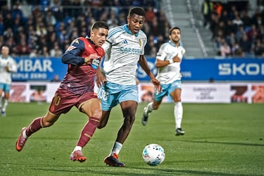 De nuevo volvió a maravillar a todos. La jugada que hizo para regalarle el gol a Mella, el segundo de su equipo, fue espectacular. Además, colaboró en el gol de Soriano.