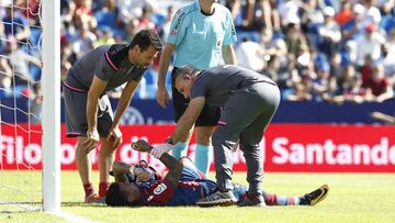 Nano Mesa, atendido sobre el césped al lesionarse la rodilla en el duelo ante el Getafe del pasado sábado.