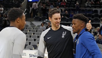 SAN ANTONIO,TX - OCTOBER 17 : Pau Gasol #16 of the San Antonio Spurs greets Jimmy Butler #23 of the Minnesota Timberwolves before the start of the game in season opener at AT&amp;T Center on October 17 , 2018 in San Antonio, Texas. NOTE TO USER: User expressly acknowledges and agrees that , by downloading and or using this photograph, User is consenting to the terms and conditions of the Getty Images License Agreement.   Ronald Cortes/Getty Images/AFP
 == FOR NEWSPAPERS, INTERNET, TELCOS &amp; TELEVISION USE ONLY ==