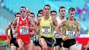 <b>ARTURO CASADO. </b>El madrileño (centro), entre Pedro Antonio Esteso y Francisco Javier Abad.