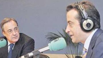 <b>EN LA RADIO. </b>Florentino Pérez junto a J. J. Santos.