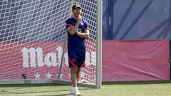 Simeone, en la sesi&oacute;n del Atl&eacute;tico esta ma&ntilde;ana en el Cerro.