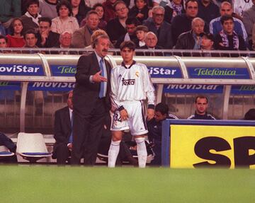 Real Madrid: 1999-2000
Real Valladolid: 2002-03