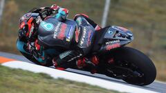 Quartararo lidera ante M&aacute;rquez.