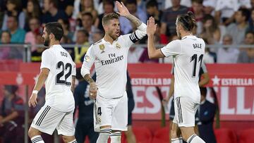 Los jugadores del Real Madrid celebran uno de los goles al Girona.