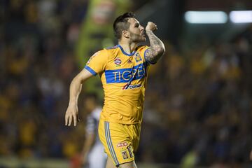 El jugador francés sólo tiene un resultado válido en su cabeza: el triunfo. Así lo ha demostrado en su paso por el futbol mexicano, dónde ya consiguió tres títulos con los Tigres. De igual forma, Ibrahimovic ha salido campeón con prácticamente todos los equipos en los que ha militado. Lo hizo con el Ajax, el Inter de Milán, FC Barcelona, AC Milán, PSG y Manchester United. 